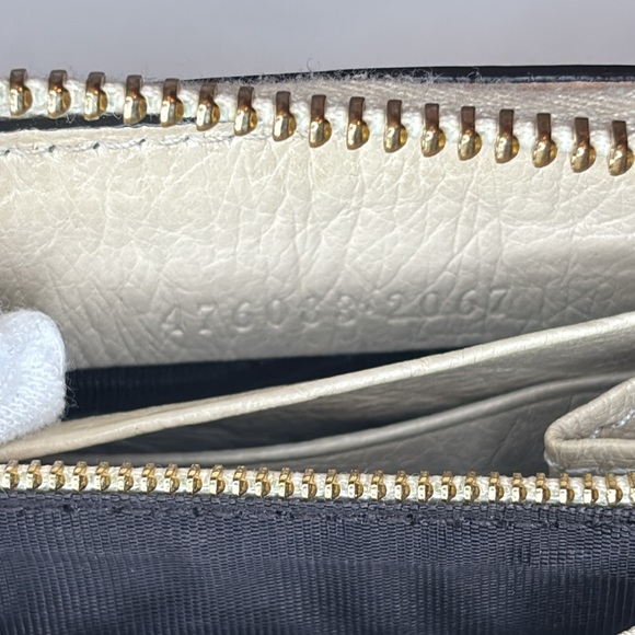 GUCCI | *RARE* Ostrich Buckle Embellished Long Zip Around Wallet in Ivory - Picture 8 of 8
